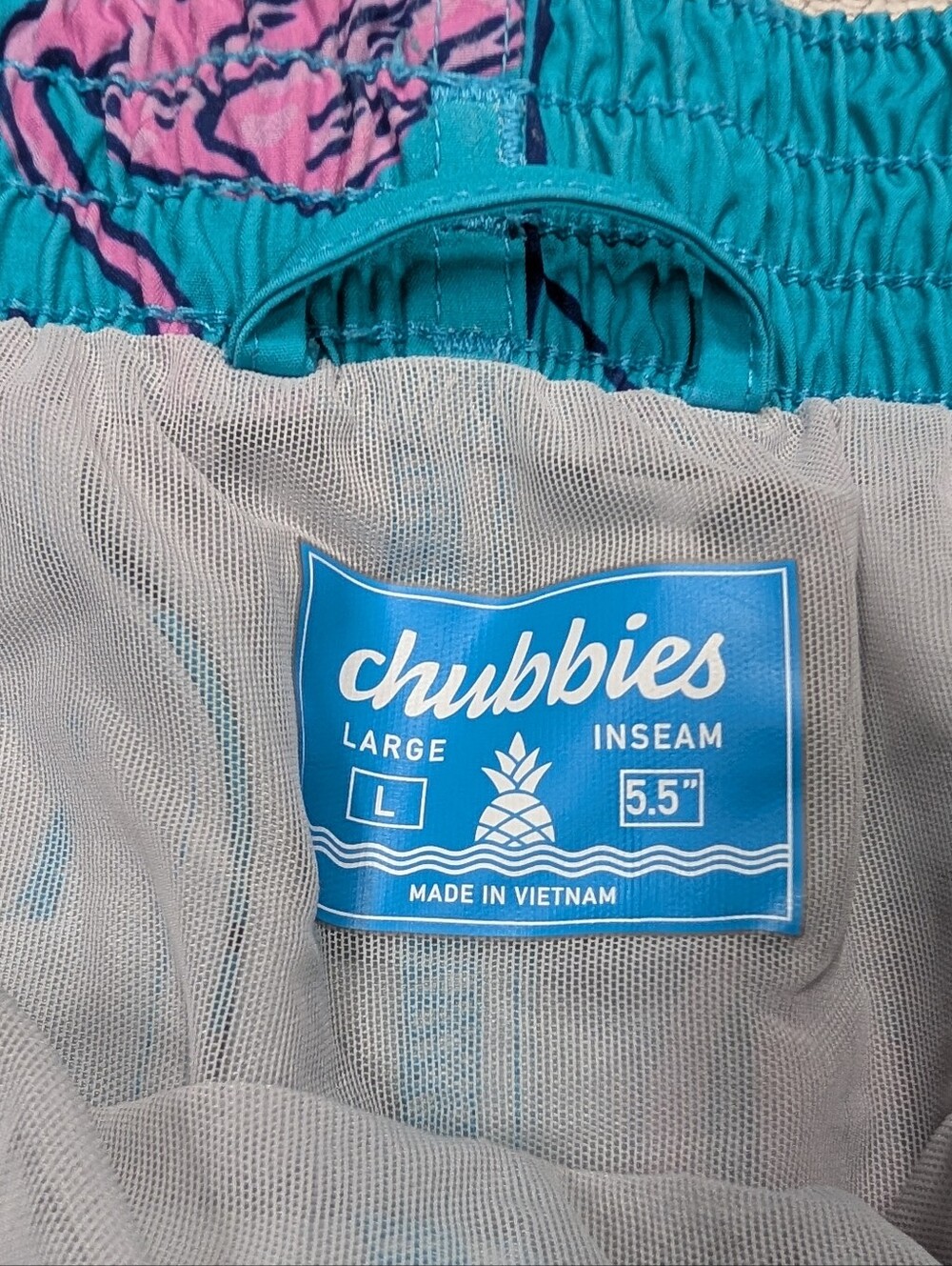 Chubbies Shorts Mens L Blue Flamingo AOP Beach Retreats Swim Mesh Lined 5.5” - Picture 4 of 9